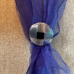 Vintage Round Silver Woven Textured Scarf Clip